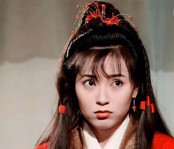 54歲前TVB女星獲傑出華人領袖獎,曾戀80億闊少兩度豪門夢碎仍單身