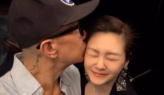 具俊曄親吻大S,大S甜蜜近照曝光,夫妻合體宣布舊帳號被找回!