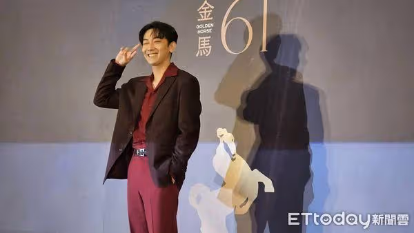 曾國城「全裸露臀」殺進金馬獎:衣服要穿回去 春風自豪屁股最好看
