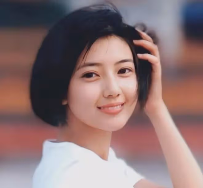 高圓圓班主任透漏:至少有10個班的男生在追她!