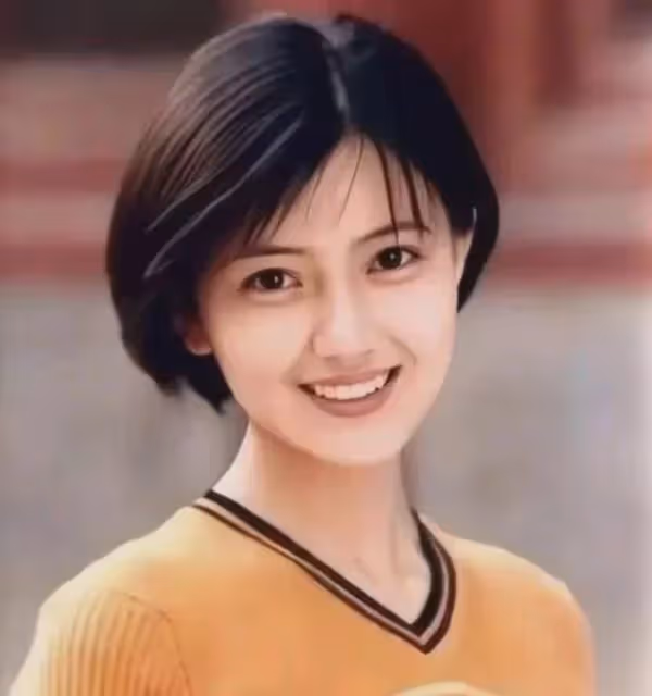 高圓圓班主任透漏:至少有10個班的男生在追她!