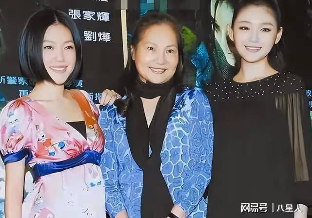 張蘭回北京後首場直播情緒失控!直言大S騙婚,又坑走了汪小菲5200W