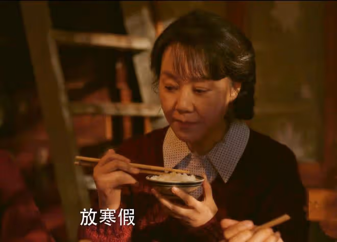 《小巷人家》八次「飯局」,才懂莊父莊母虛偽,黃玲恨他們一輩子