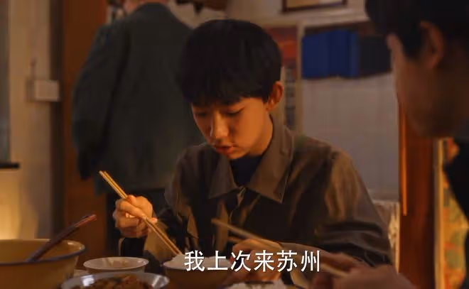 《小巷人家》八次「飯局」,才懂莊父莊母虛偽,黃玲恨他們一輩子