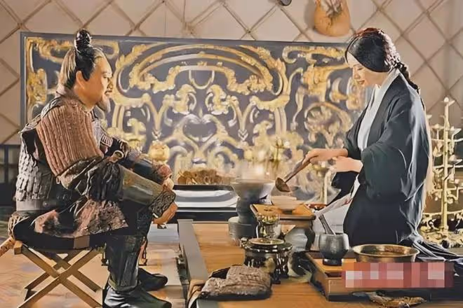 50歲林志玲攜娃回國，粉嫩裝扮似少女，兒子顏值引爆日系潮流！