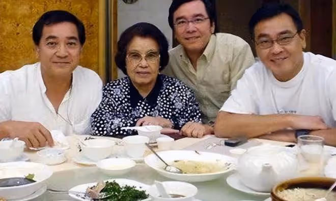 姜大衛：聶小鳳愛而不得，與妻子50年恩愛如初，76歲還在拿獎