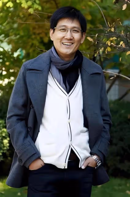 黃金配角李崇霄:娶德國媳婦,51歲拍戲途中猝死,如今女兒撐起家