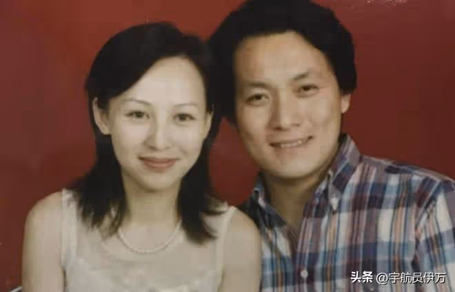 原來他們是夫妻,與初戀一見鍾情恩愛34年,演完《唐詭》終於紅了