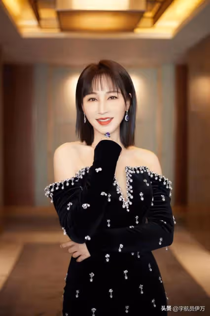 原來他們是夫妻,與初戀一見鍾情恩愛34年,演完《唐詭》終於紅了