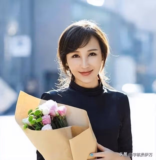原來他們是夫妻,與初戀一見鍾情恩愛34年,演完《唐詭》終於紅了