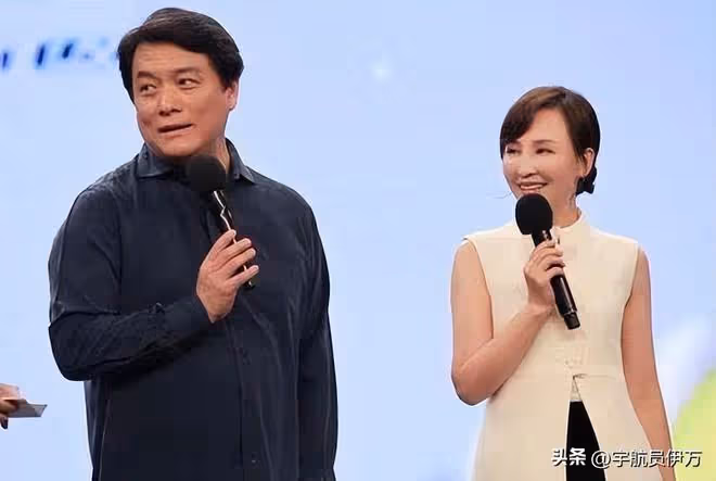 原來他們是夫妻,與初戀一見鍾情恩愛34年,演完《唐詭》終於紅了