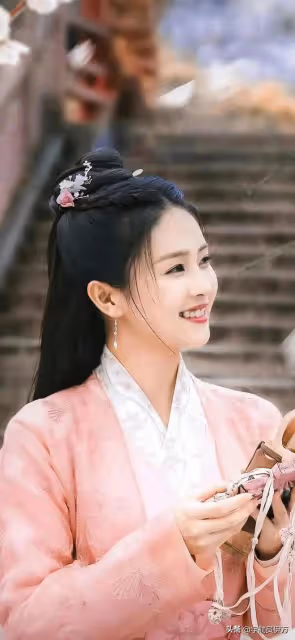 「太后資源丫鬟命」,這6位怎麼捧都不紅,江疏影袁姍姍白鹿上榜