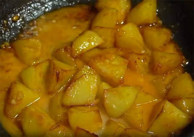 糖醋土豆想要好吃,糖醋汁最關鍵,教你一個訣竅,在家也能做大廚