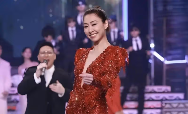 恭喜!胡定欣自曝迎來新戀情,單身八年對另一半要求高,僅有幾位閨蜜見過她男朋友