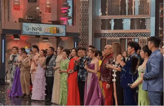 顧紀筠TVB後台教育豪門繼子陳俊霆,直言大家幫忙一起教,繼母子感情讓人羨慕