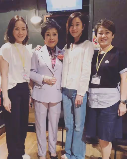 湘漪罕見露面,保養得宜未顯老態,孫女曾被媒體誤認是劉德華女兒