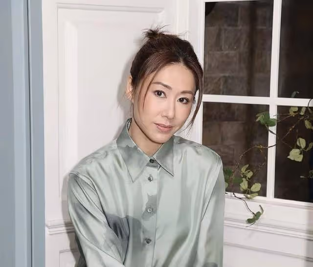 恭喜！TVB知名女星胡定欣迎來新戀情，單身八年對另一半要求高