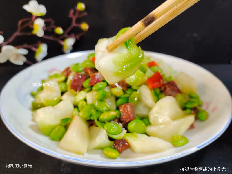 現在吃它正合適,還是冬日極品小眾菜!大火炒一盤,時令好菜、細嫩到無渣,米飯分分鐘就光碟