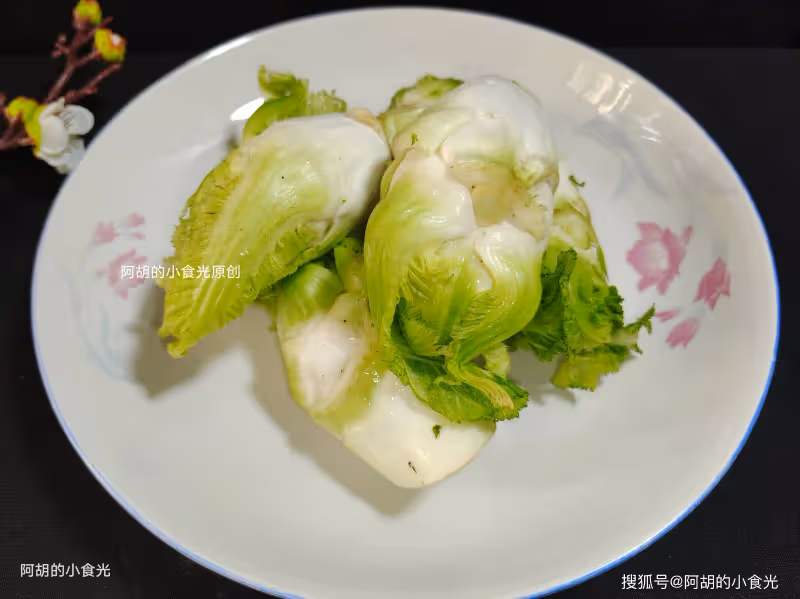 現在吃它正合適,還是冬日極品小眾菜!大火炒一盤,時令好菜、細嫩到無渣,米飯分分鐘就光碟