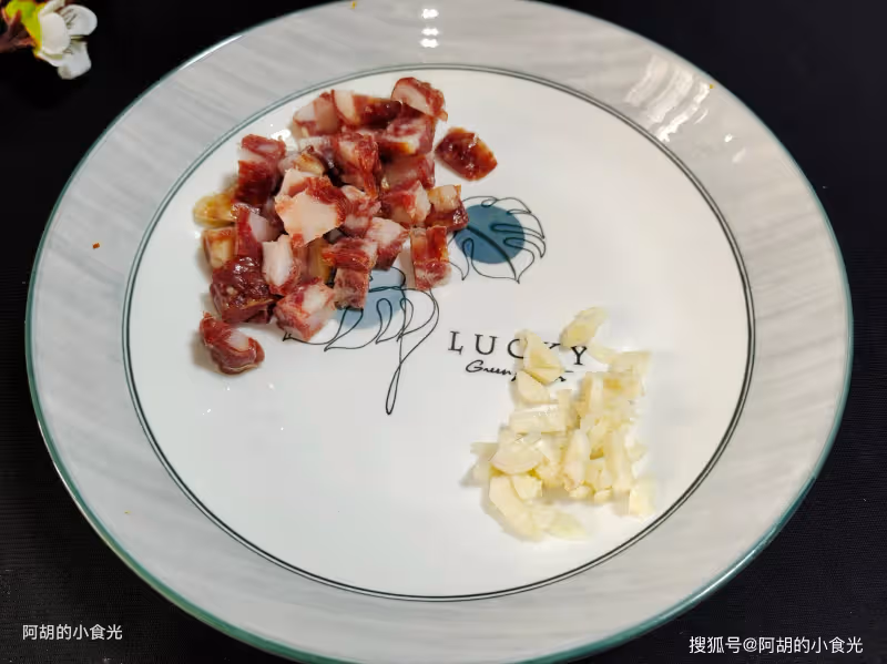 現在吃它正合適,還是冬日極品小眾菜!大火炒一盤,時令好菜、細嫩到無渣,米飯分分鐘就光碟