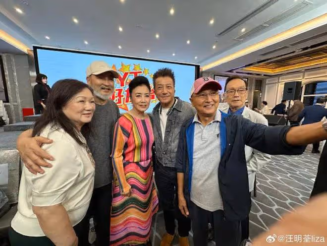 TVB老戲骨77歲生日依然風度翩翩,自爆拍戲曾思想踩界,感謝太太理解信任