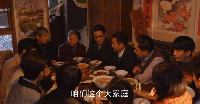《小巷人家》棟哲工資是振東50倍,圖南的6倍,難怪莊家討好他