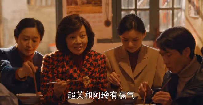 《小巷人家》棟哲工資是振東50倍,圖南的6倍,難怪莊家討好他