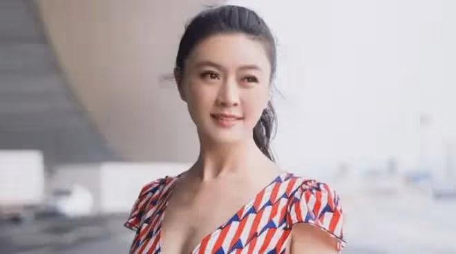億萬富豪徐明：病死獄中將近9年，明星妻子田海蓉和女兒過得怎樣