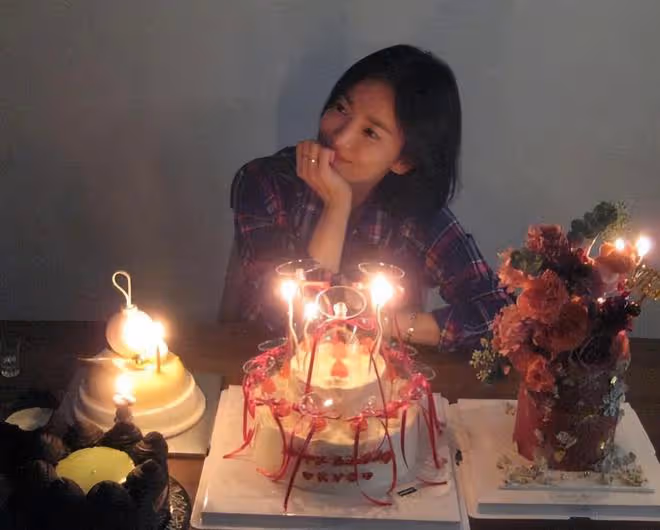 宋慧喬曬43歲生日照,重現20年前《浪漫滿屋》的可愛笑容