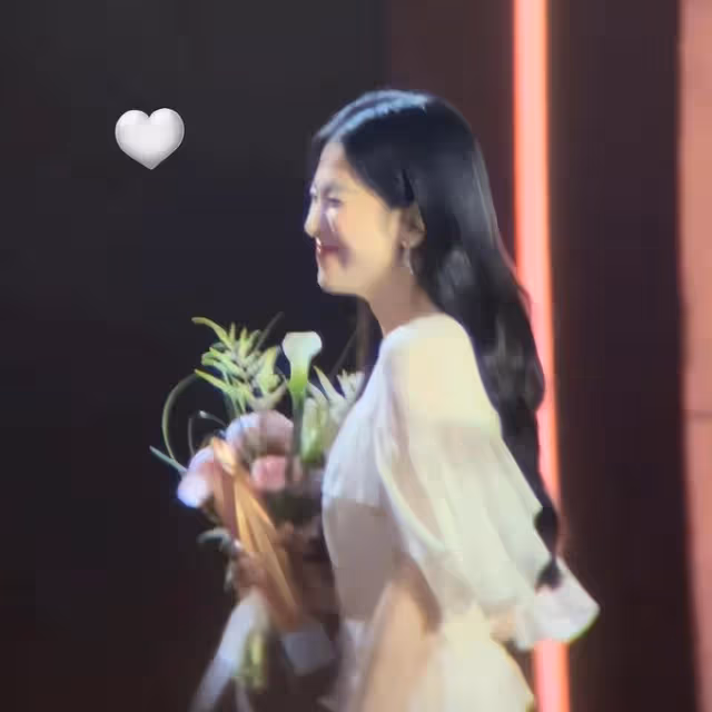 宋慧喬曬43歲生日照,重現20年前《浪漫滿屋》的可愛笑容