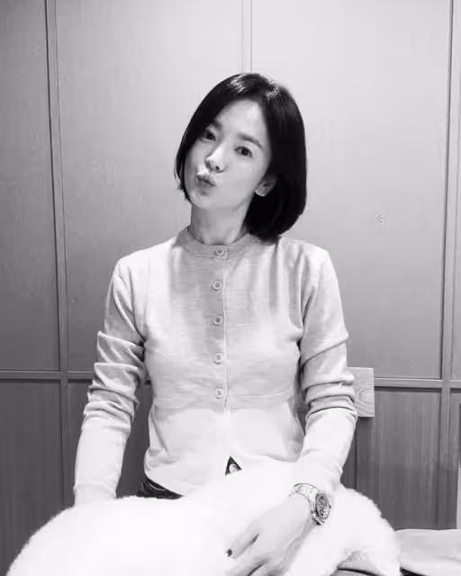 宋慧喬曬43歲生日照,重現20年前《浪漫滿屋》的可愛笑容
