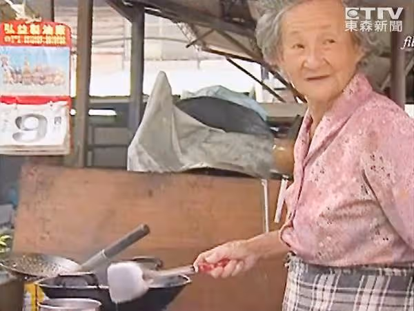 不惜賣掉7棟房！佛心嬤「10元便當50年不漲」欠錢照樣開，拾荒補菜錢「只為讓窮人吃飽」