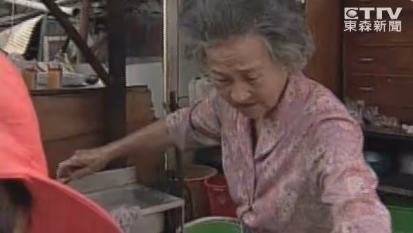 不惜賣掉7棟房！佛心嬤「10元便當50年不漲」欠錢照樣開，拾荒補菜錢「只為讓窮人吃飽」
