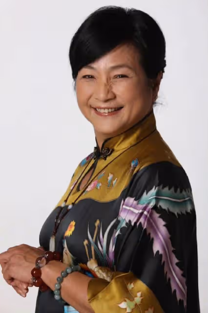 鄭佩佩獲終身成就獎,4個子女和李安擁抱哭泣,兒子哽咽致辭