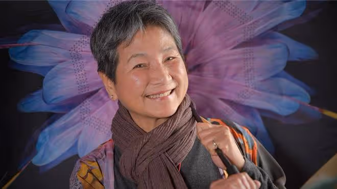 鄭佩佩獲終身成就獎,4個子女和李安擁抱哭泣,兒子哽咽致辭