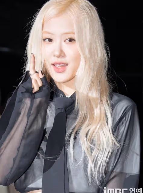 之前瘦到讓人擔心,ROSÉ出席活動被說長肉了!粉絲:健康好多