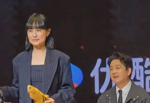 《白夜破曉》熱度破萬!6主演兩位升級爸媽,潘粵明與她因戲牽手