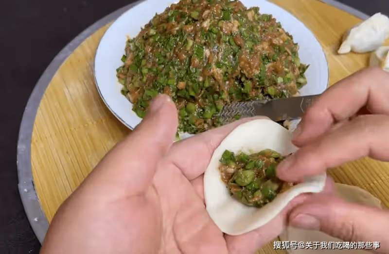 包韭菜豬肉餡餃子，記住「2放2不放」，教你正確做法，鮮嫩多汁