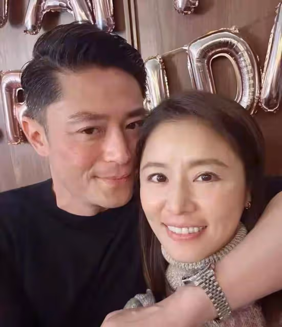 霍建華林心如夫婦看女兒演出!甜蜜無比,旁觀人群無人識