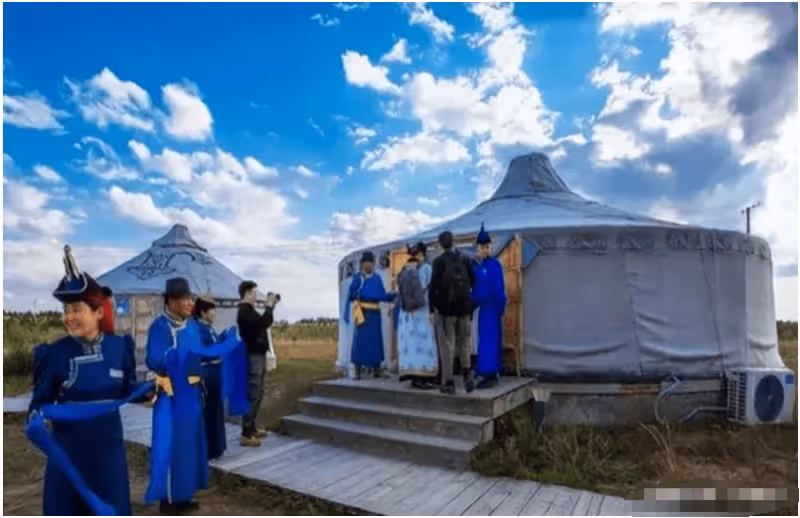 蒙古一家人睡在一個蒙古包里，新婚夫婦怎麼辦？當地人道出了實情