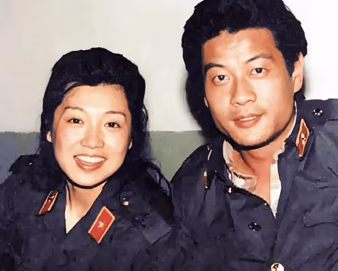王馥荔老公追悼會現場曝光,兒子王驍公開死因,王驍妻女首亮相!