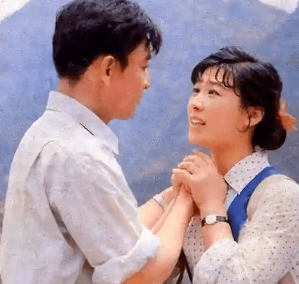 王馥荔老公追悼會現場曝光,兒子王驍公開死因,王驍妻女首亮相!