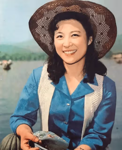 王馥荔老公追悼會現場曝光,兒子王驍公開死因,王驍妻女首亮相!