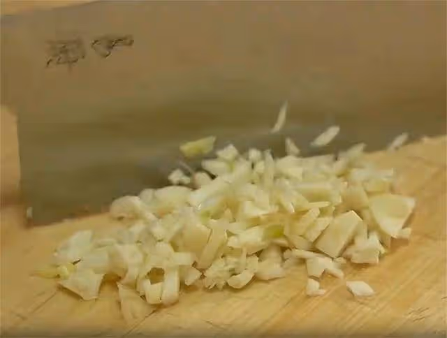 愛吃豆腐不會做?教你快手做法,豆腐不碎又入味,沒肉也能吃得香