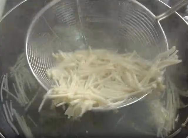 愛吃豆腐不會做?教你快手做法,豆腐不碎又入味,沒肉也能吃得香