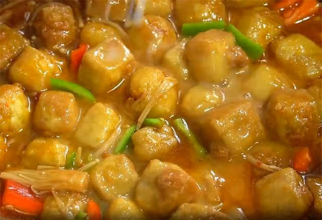 愛吃豆腐不會做?教你快手做法,豆腐不碎又入味,沒肉也能吃得香