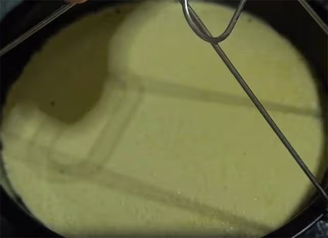 小米還能做涼皮?不用麵粉,長這麼大還是第一次吃,柔軟又筋道