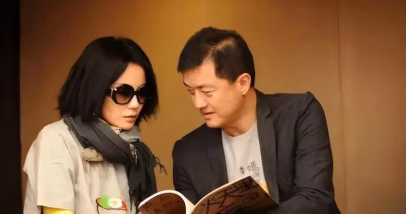 王菲前任齊聚竇靖童演唱會,李亞鵬忍不住流下眼淚,竇唯親自表演