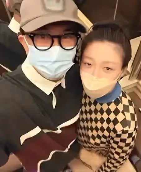 炸裂!具俊曄曬照,居然親了小S?