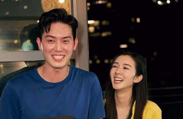 香港知名女星懷孕後上圍變豐滿,挺著大肚運動,預產期在明年春天
